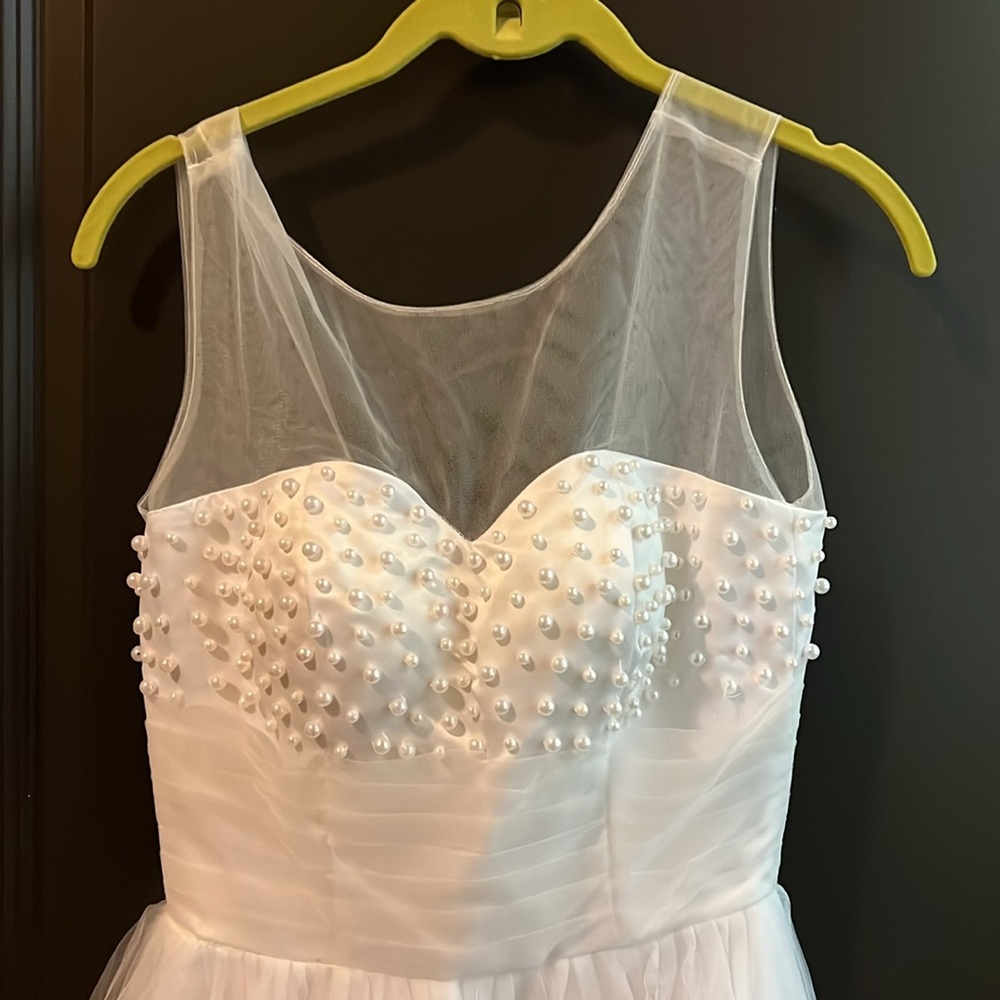 White Sleeveless Dress with Pearl Details - Picture 2 of 5